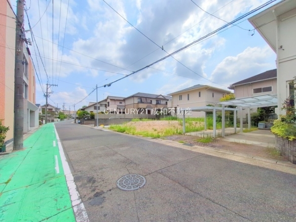 名古屋市名東区上菅2丁目の中古一戸建て(前面道路含む現地写真)