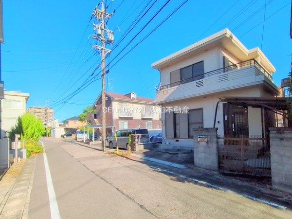 清須市西市場1丁目の中古一戸建て(前面道路含む現地写真)