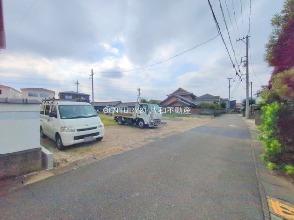 小牧市小木3丁目の新築一戸建(前面道路含む現地写真)