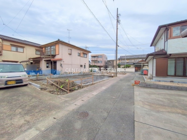 海部郡蟹江町城3丁目の新築一戸建(前面道路含む現地写真)