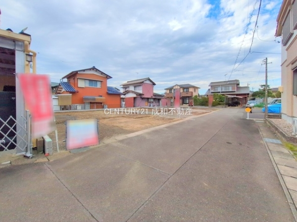 犬山市大字橋爪字上海の新築一戸建(前面道路含む現地写真)