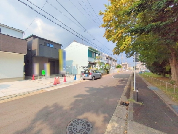 名古屋市西区歌里町の中古一戸建て(前面道路含む現地写真)