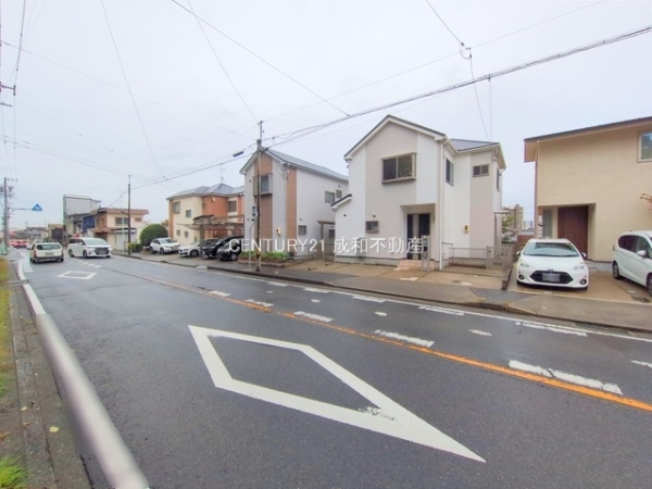 名古屋市西区稲生町字杁先の中古一戸建て(前面道路含む現地写真)