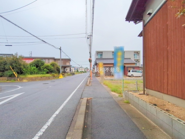碧南市岬町4丁目の新築一戸建(前面道路含む現地写真)