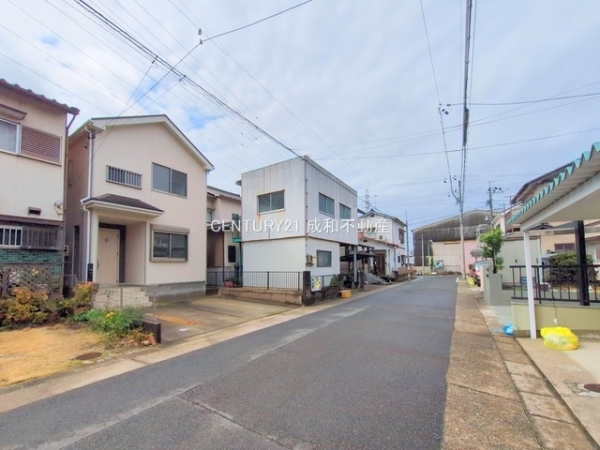 名古屋市守山区脇田町の中古一戸建て(前面道路含む現地写真)