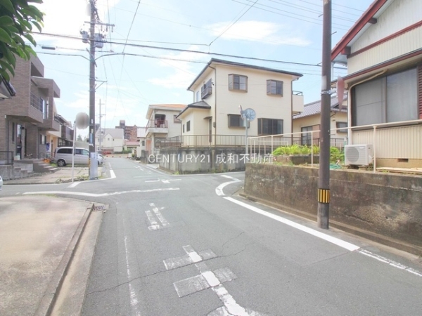 豊橋市北山町の中古一戸建て(前面道路含む現地写真)