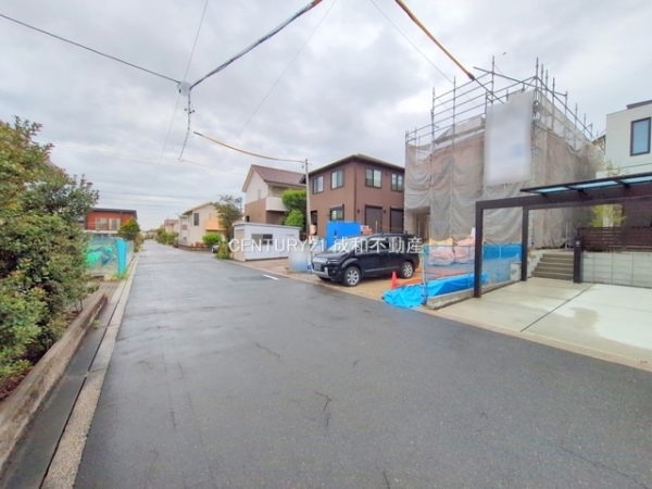 常滑市北汐見坂3丁目の新築一戸建(前面道路含む現地写真)