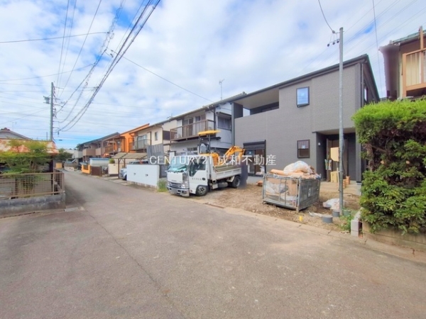 一宮市三条字ヱグロの新築一戸建(前面道路含む現地写真)