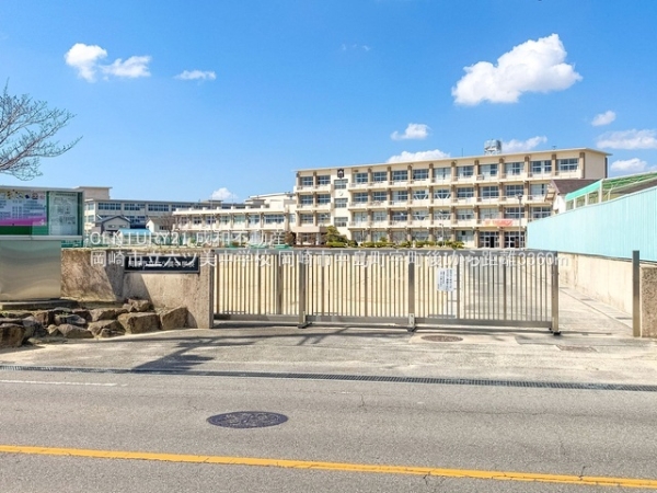 岡崎市中島町字町後の土地(岡崎市立六ツ美中学校)