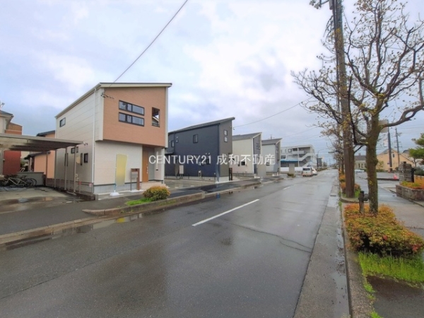 春日井市西高山町２丁目の新築一戸建