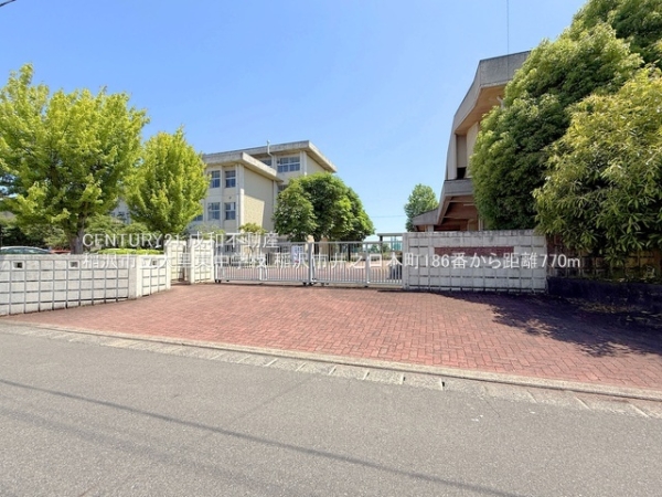 稲沢市井之口本町の新築一戸建(稲沢市立大里東中学校)