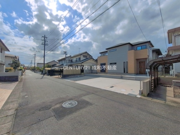小牧市古雅４丁目の新築一戸建