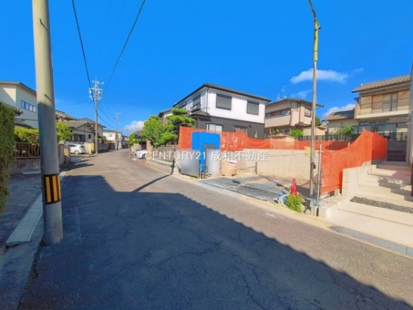 知多市八幡字曽山の新築一戸建