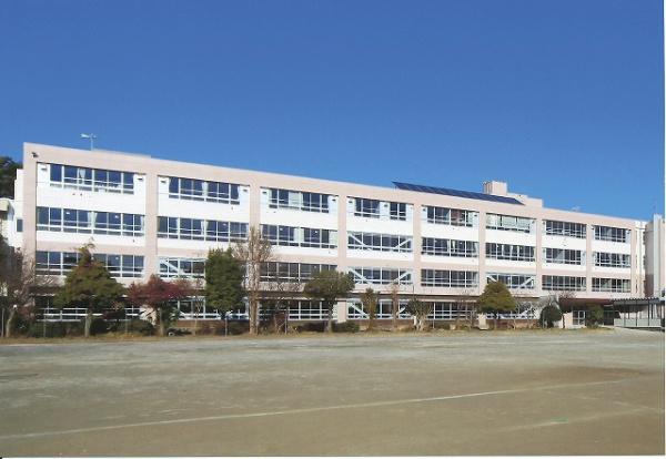 北本市西高尾４丁目の中古一戸建て(北本市立北本中学校)