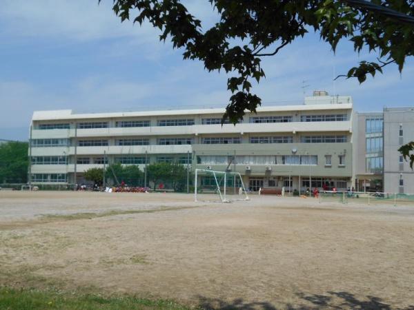 北足立郡伊奈町西小針5丁目の中古一戸建て(伊奈町立小針中学校)