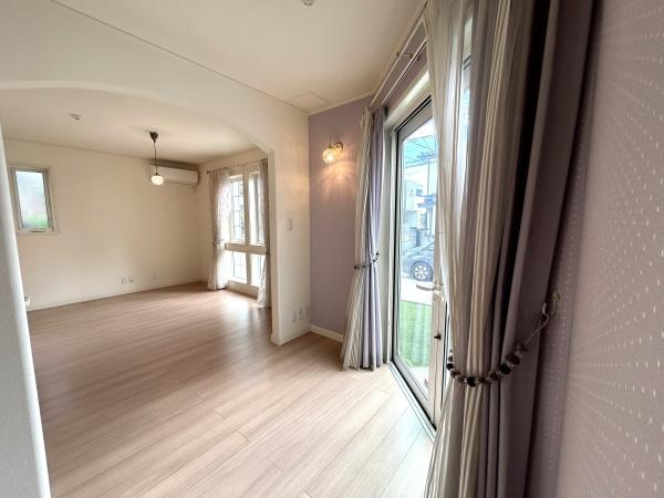 上尾市富士見2丁目の中古一戸建て(リビング)