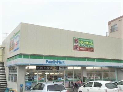 上尾第二アゼリアハイツ(ファミリーマート上尾愛宕二丁目店)