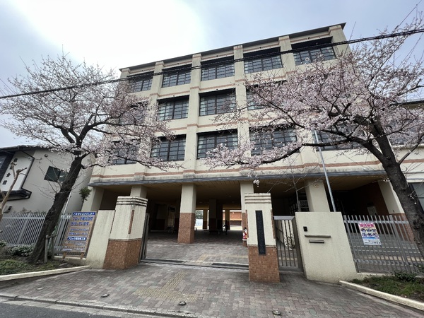 メガロコープ西陣A棟(京都市立乾隆小学校)
