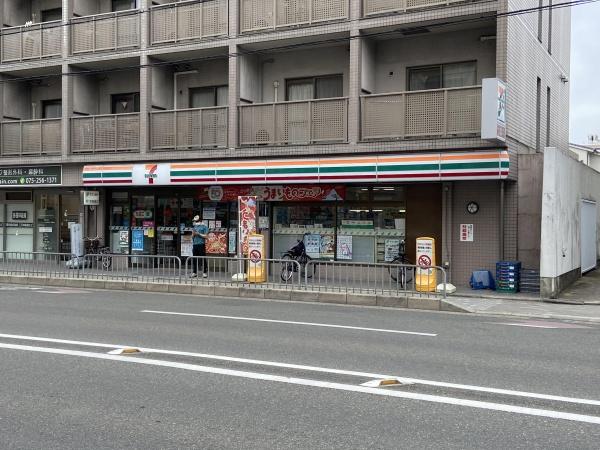 イーグルコート御所西(セブンイレブン京都烏丸丸太町西店)
