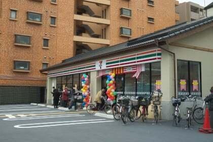 ルミエール二条(セブンイレブン京都出世稲荷前店)
