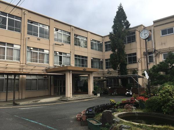 京都市山科区栗栖野打越町の中古一戸建て(京都市立山科中学校)