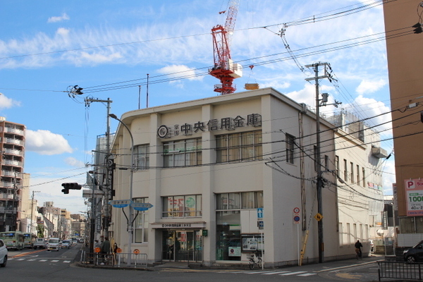 ファミールガーデン二条駅前南棟(京都中央信用金庫三条支店)