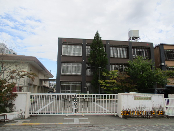 パークホームズ京都二条城(京都市立中京中学校)