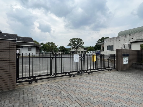 糸島有田中央 F号棟(糸島市立雷山小学校)