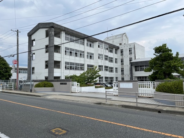 糸島有田中央 F号棟(糸島市立前原中学校)