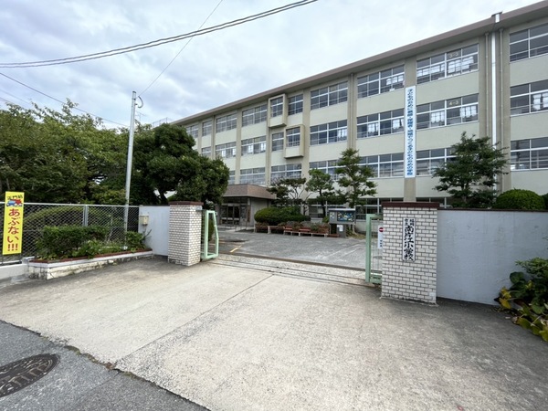福岡市城南区東油山2期　1号棟(福岡市立南片江小学校)