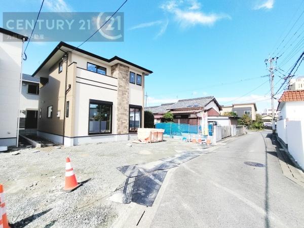 久留米諏訪野町2期2号棟(前面道路含む現地写真)