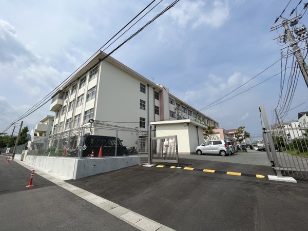 西区今宿町第22号棟(福岡市立今宿小学校)