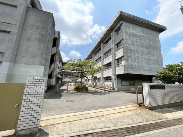 宇美町宇美中央1丁目3期5号棟(宇美町立宇美東中学校)