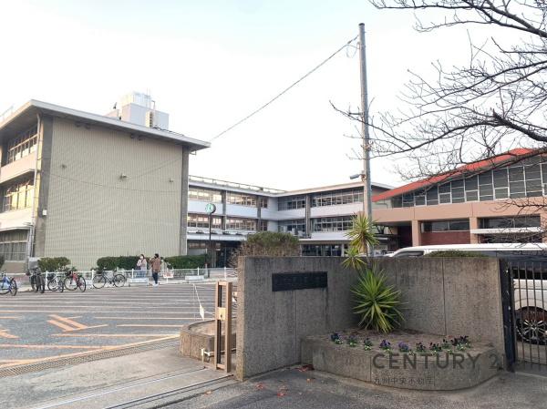 春日市紅葉ヶ丘西第9　1号棟(春日市立春日南小学校)