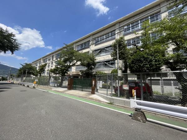 南区屋形原3丁目5期　1号棟(福岡市立花畑中学校)