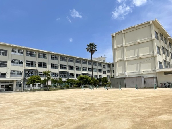 早良区梅林6丁目2期　1号棟(福岡市立野芥小学校)