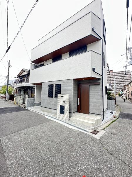 西宮市小松南町１丁目の新築一戸建