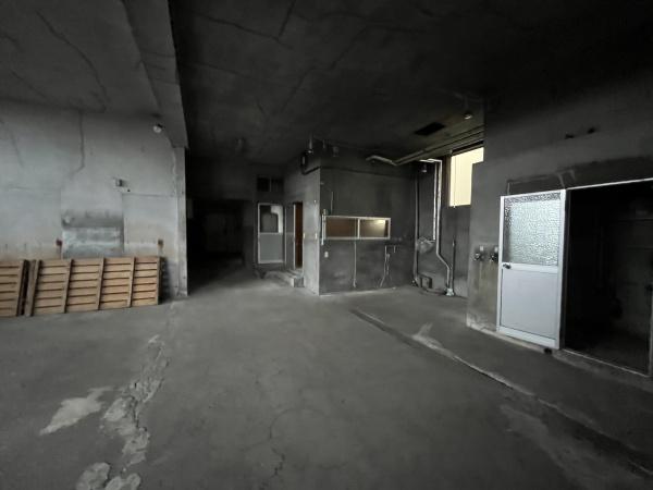宝町　工場＋事務所2棟売