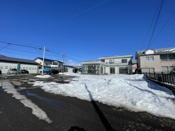 釧路市白金町　物置付き駐車場