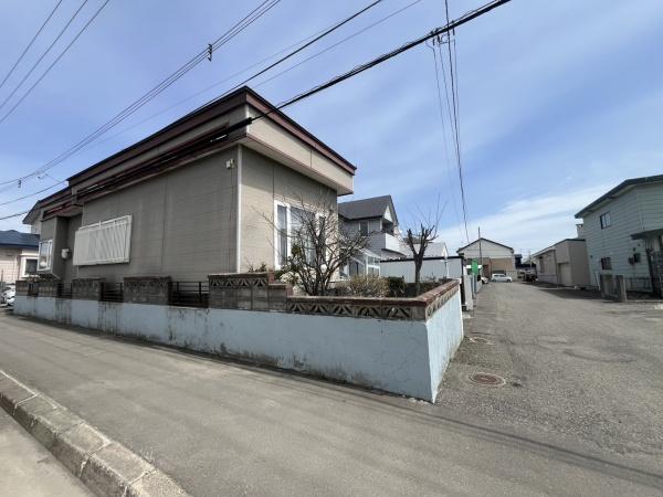 釧路市鶴野東3丁目　組込車庫中古住宅