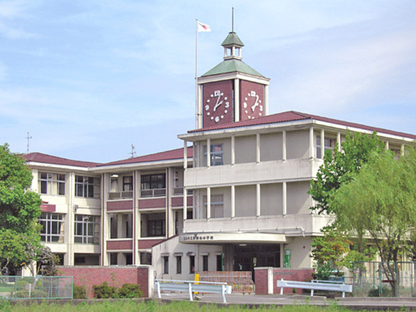 野洲市冨波甲の中古一戸建て(野洲市立野洲北中学校)