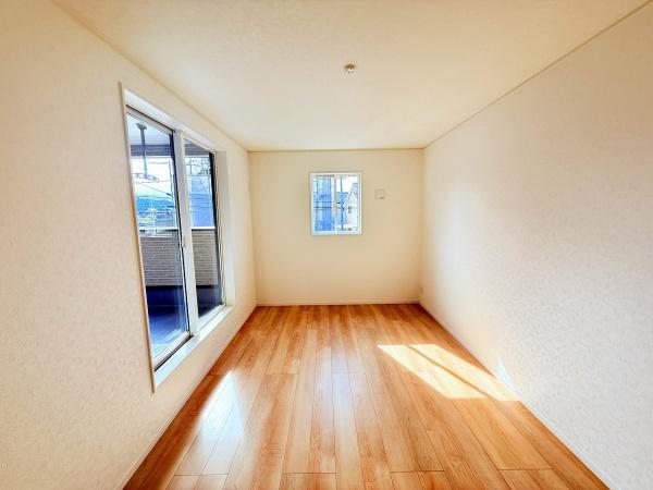 野洲市冨波甲第4　1号棟