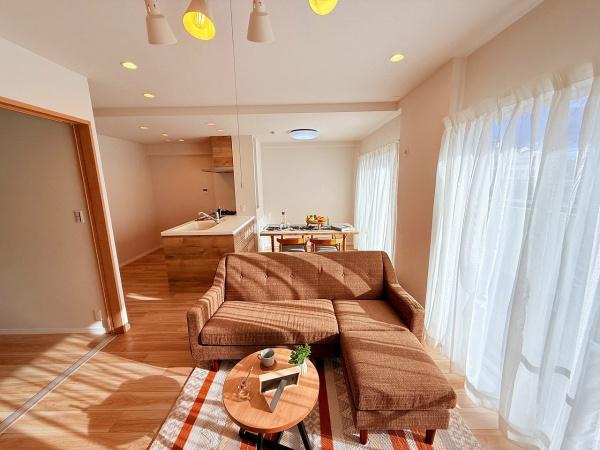 ヴィルヌーブ野洲 中古マンション(リビング)