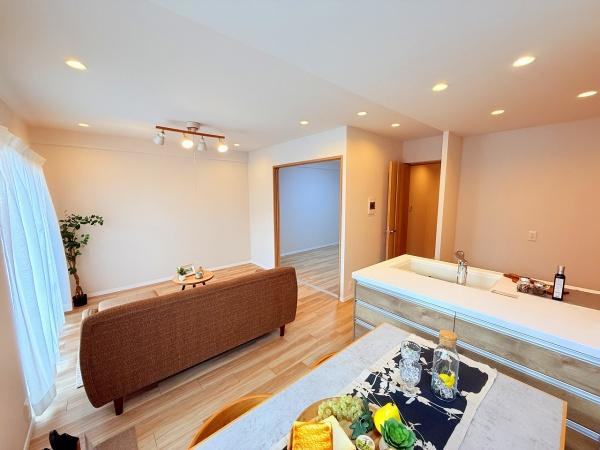 ヴィルヌーブ野洲 中古マンション(リビング)