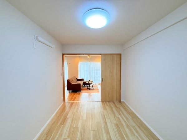 ヴィルヌーブ野洲 中古マンション(洋室)