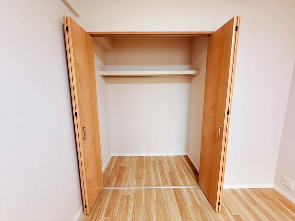 ヴィルヌーブ野洲 中古マンション(収納)