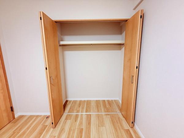 ヴィルヌーブ野洲 中古マンション(収納)