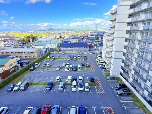 ヴィルヌーブ野洲 中古マンション(駐車場)