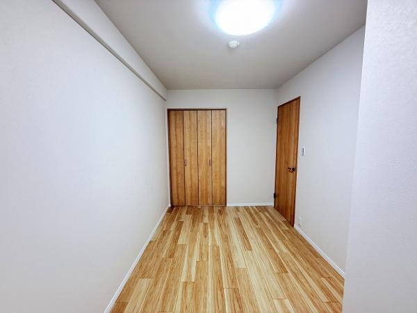 ヴィルヌーブ野洲 中古マンション(洋室)