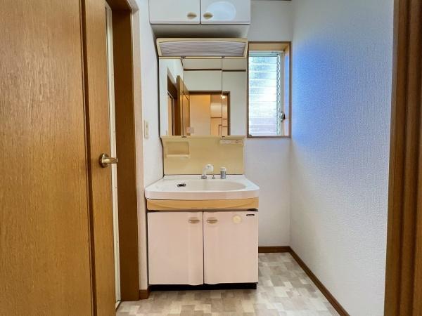 野洲市乙窪　中古住宅